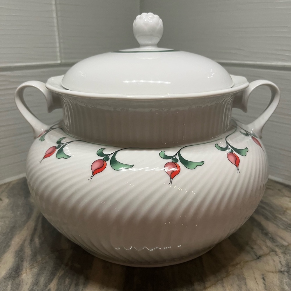 Vintage Dansk Rosebud Covered Soup Tureen 8 ½” wide With Two Handles